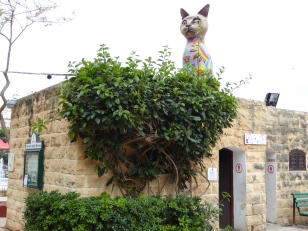 This giant cat sculpture has been achieved at Independance Garden in Sliema. Malta